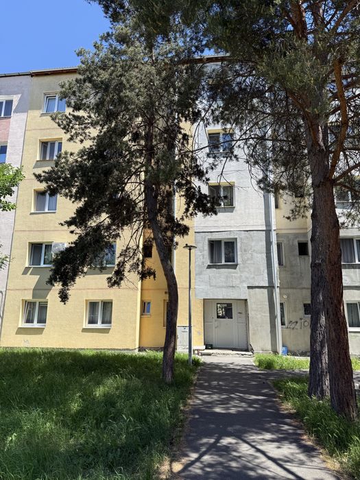 Inchiriez apartament cu 2 camere