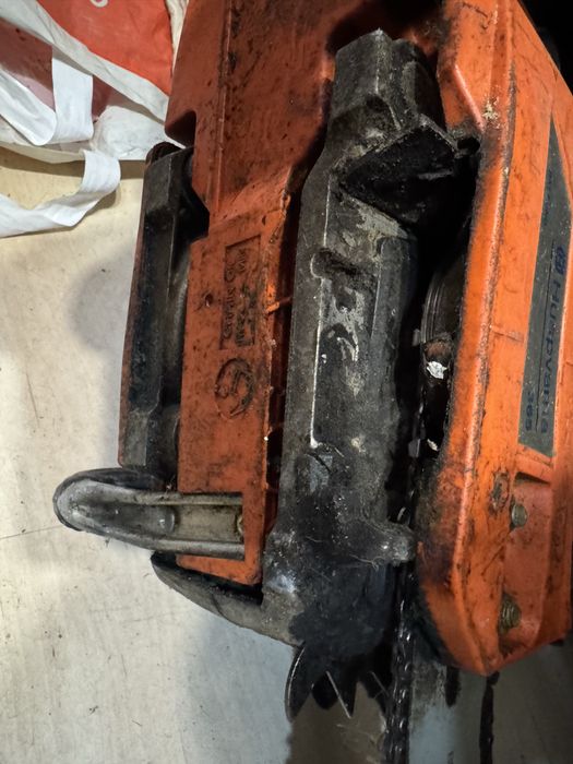 бензинова резачка за дърва за части или ремонт