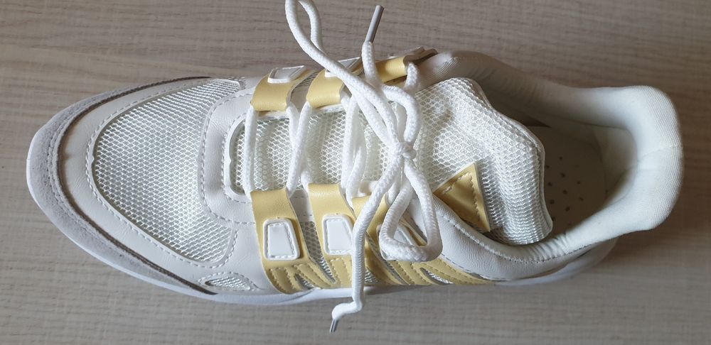 Кроссовки новые, кожаные, р. 37- 37,5