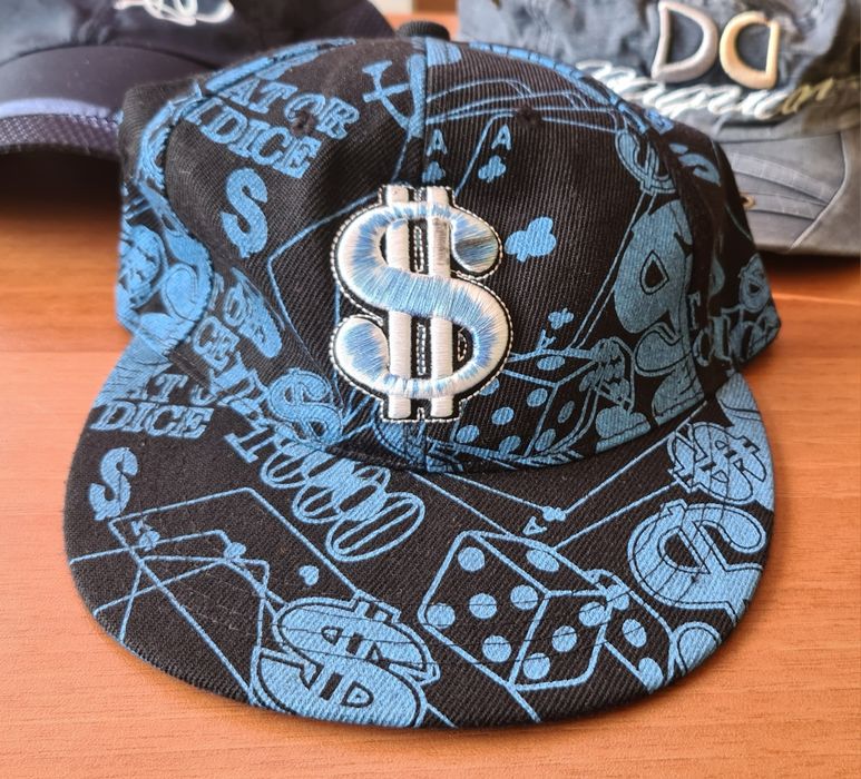 Шапки с козирка, различни размери и цени