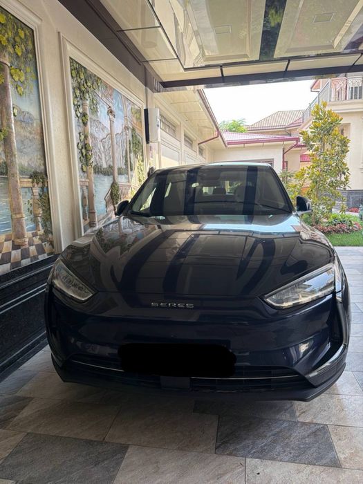 Своя новая AITO SERES M5 ELEKTRO 550 запас ход 550 ГОД 2025