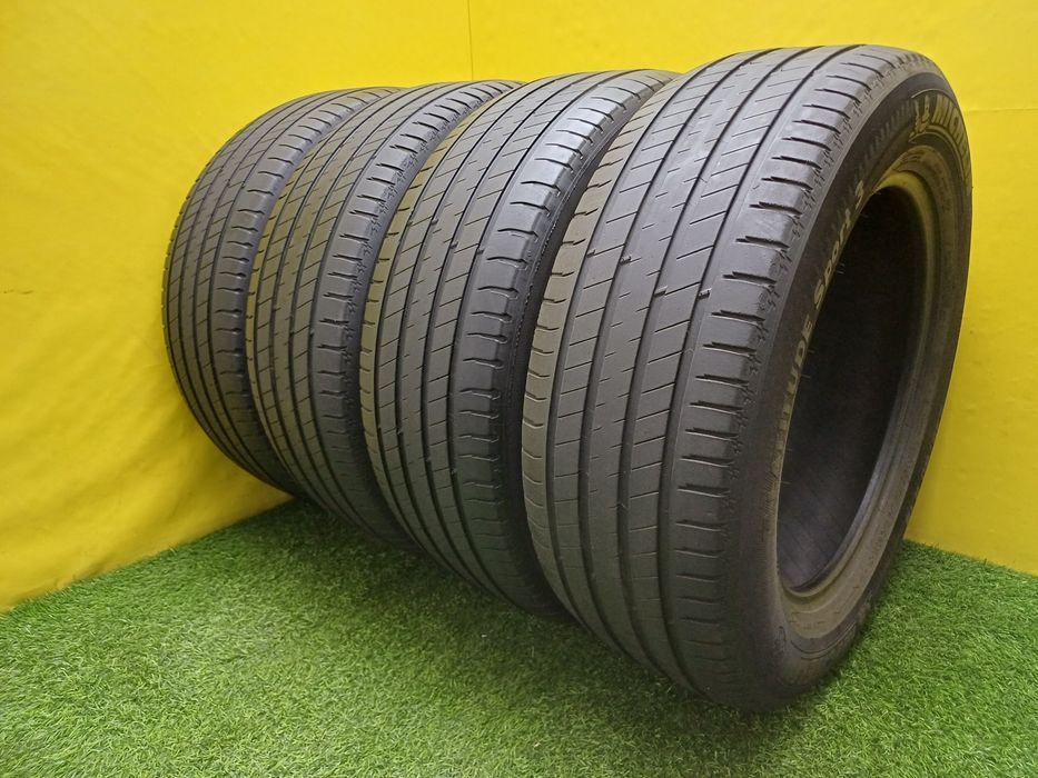 Шины 235/60 R18 Michelin комплект.
