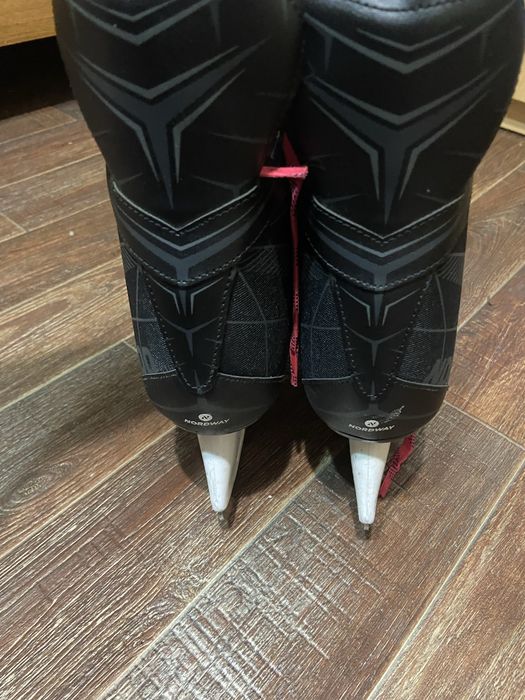 Коньки хоккейные размер 40