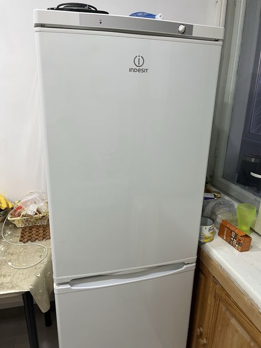 Продам холодильник