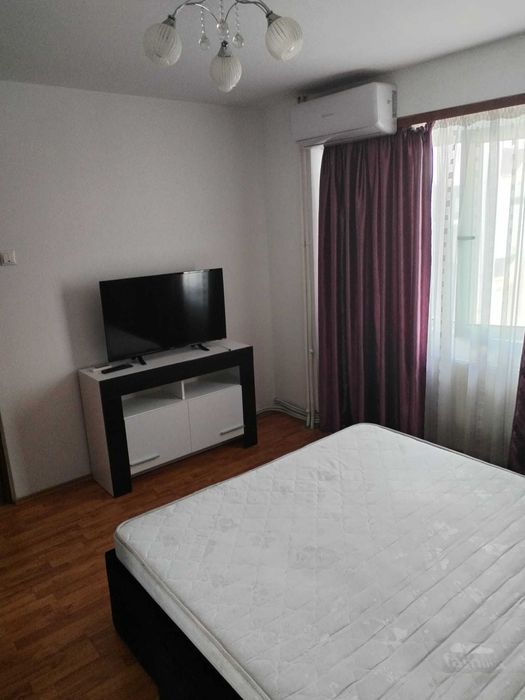 Închiriez apartament