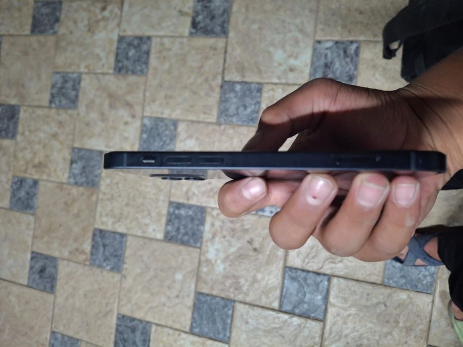 iPhone 12 64гб без ремонта