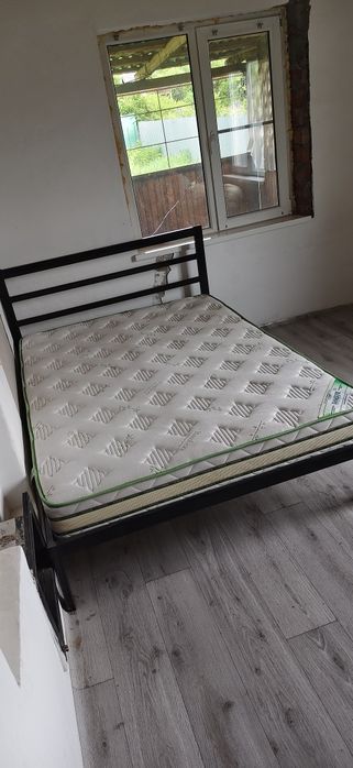 Продам 2х спальную кровать