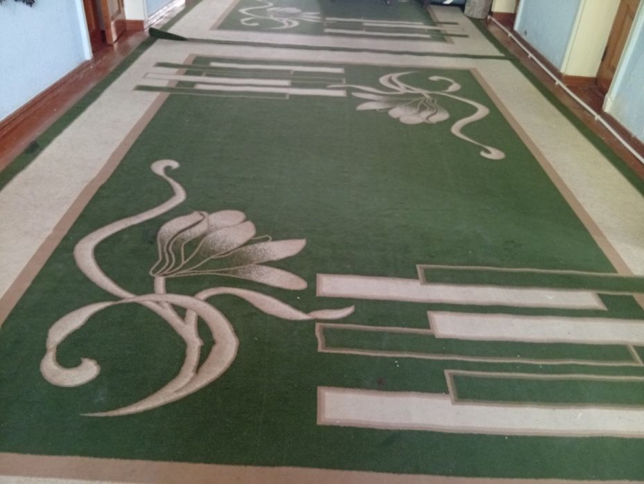 Продам ковры пачти новый