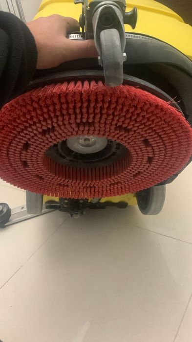 Продам поломоечное машинка karcher BD 530