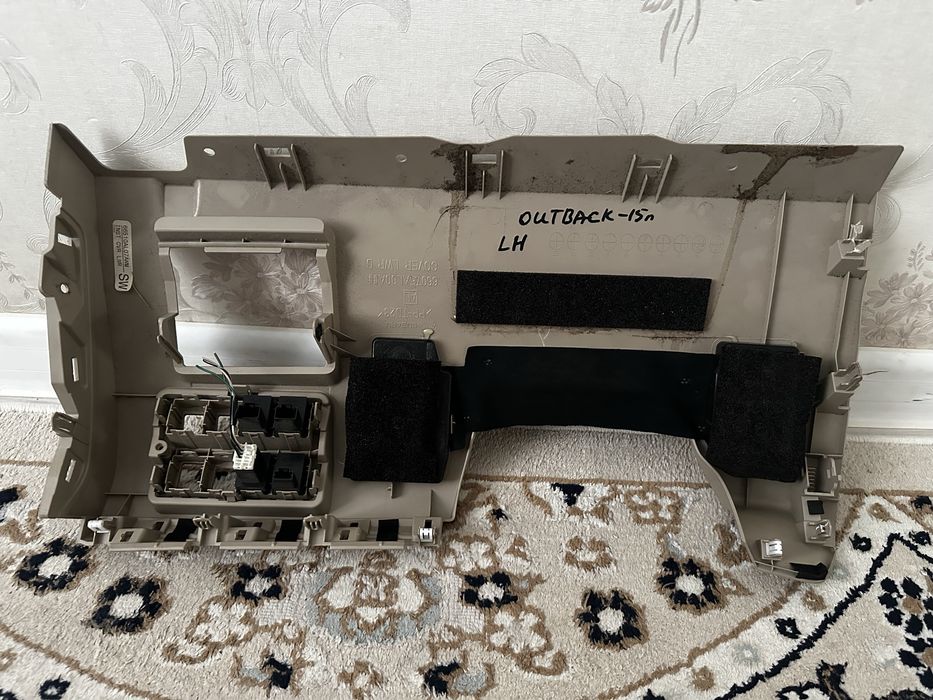 Пластик подрулевой На Subaru Outback
