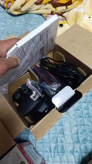 Кэнон 1200D 2 штуки