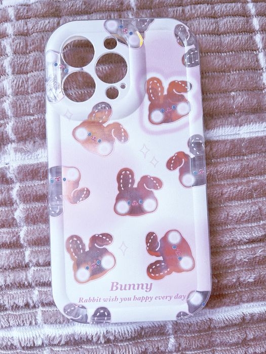 Чехлы на iPhone 13 Pro