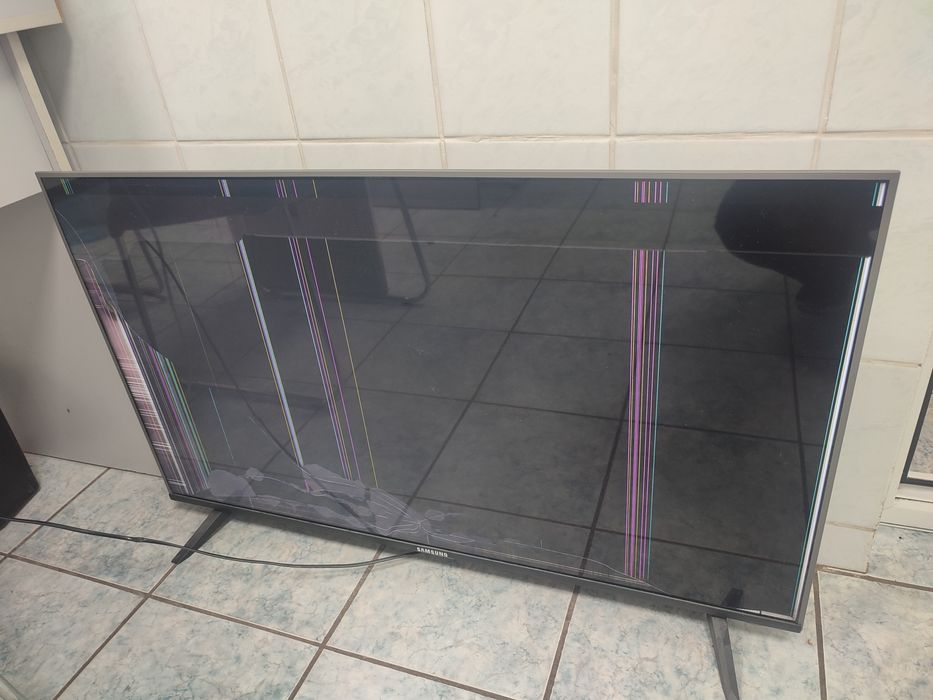 Телевизор на запчасти