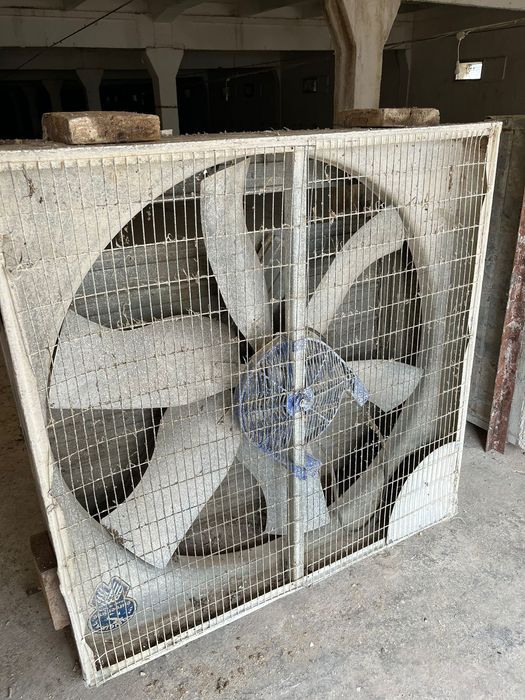 Vand echipament/utilaje de crestere a puilor de carne