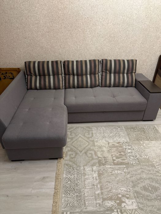 Угловой диван б/у