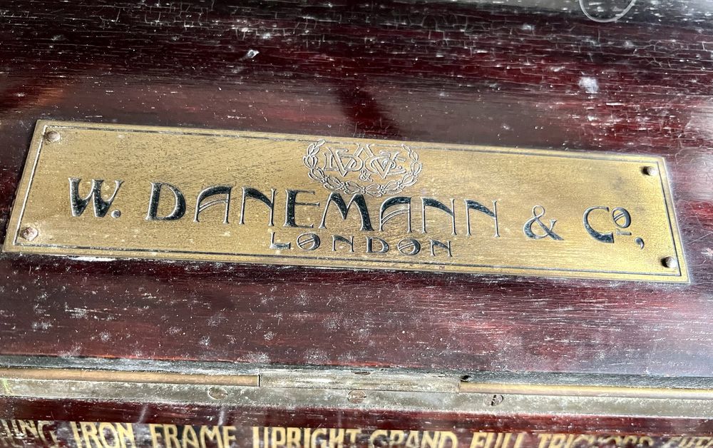 Pianină de colecție