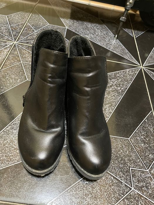 Продам ботинки 36 размер