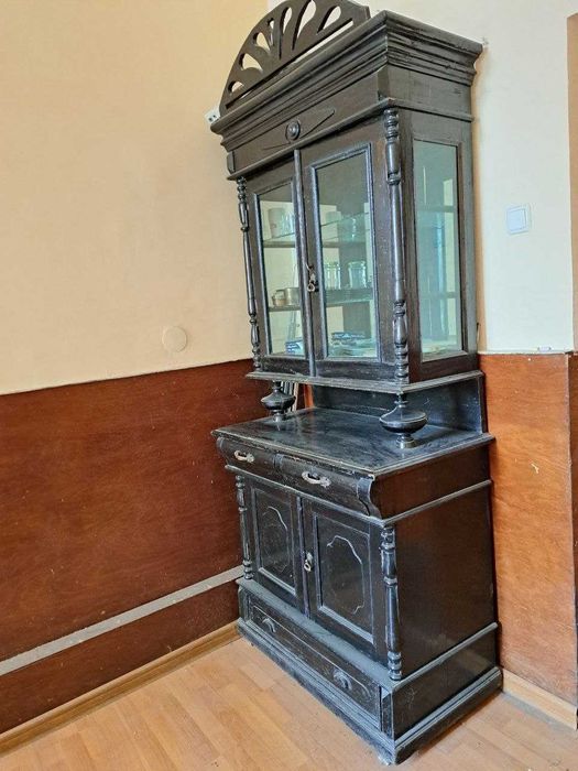 Антикварный Буфет для ресторана , дома и офиса ,