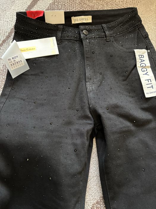 Дамски, черни дънки с камъчета