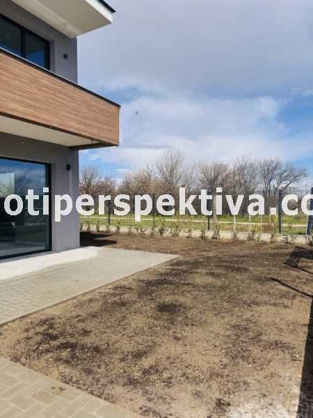 реф.19385 Чисто нова къща, две паркоместа-Коматевско шосе!