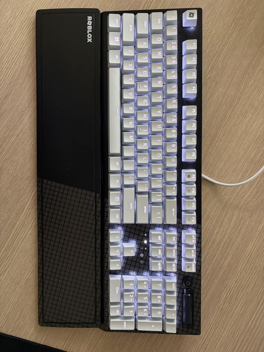 Клавиатура RGB Razer - BlackWidow V3 Roblox Ed