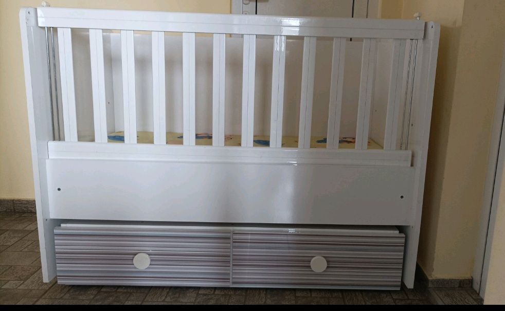 Детско креватче,кошара с люреещ механизъм Dizain baby