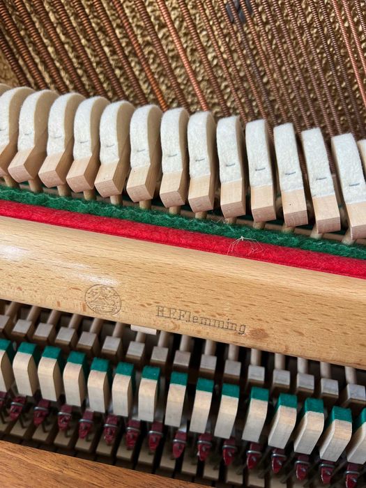 Немско акустично пиано FEURICH