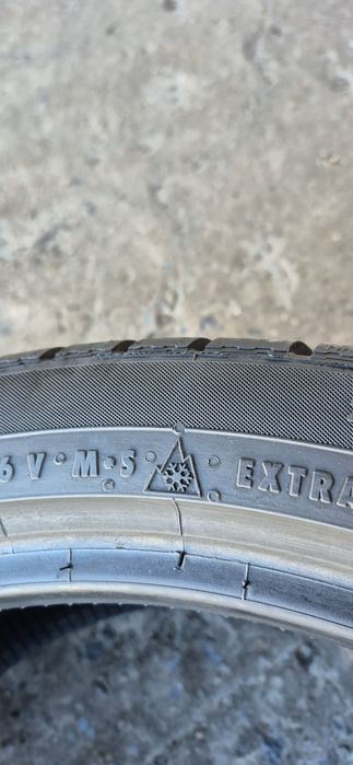 4 anvelope iarna ca noi Continental 255/35/19.Pretul este pe bucata