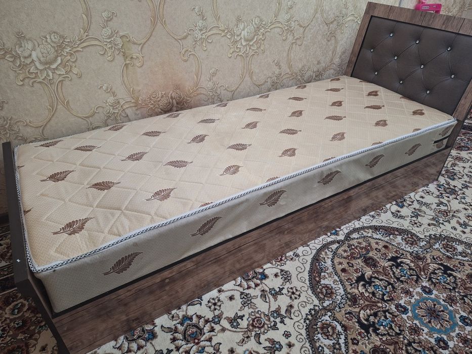 Кроват продается