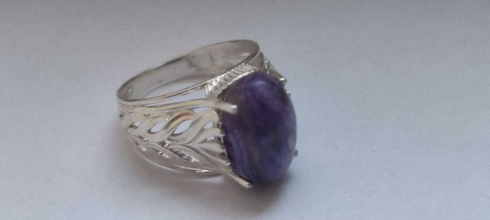 Кольцо серебряное с натуральным камнем ЧАРОИТ
