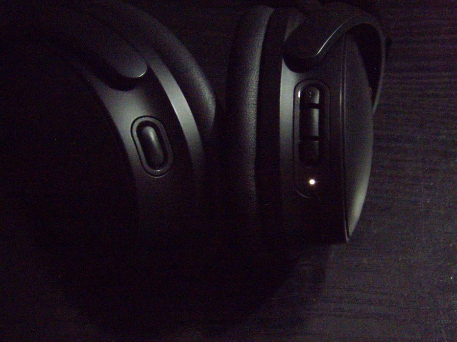 BOSE QuietComfort 45 (originale, nu copii/clone), aproape noi