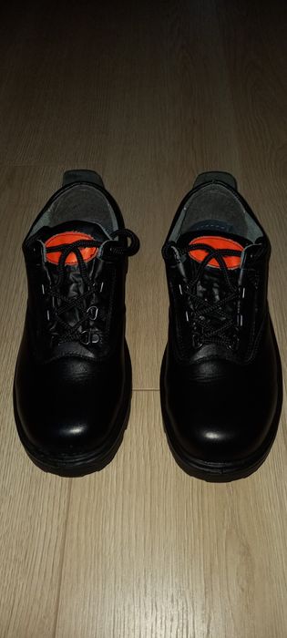 работни обувки 43