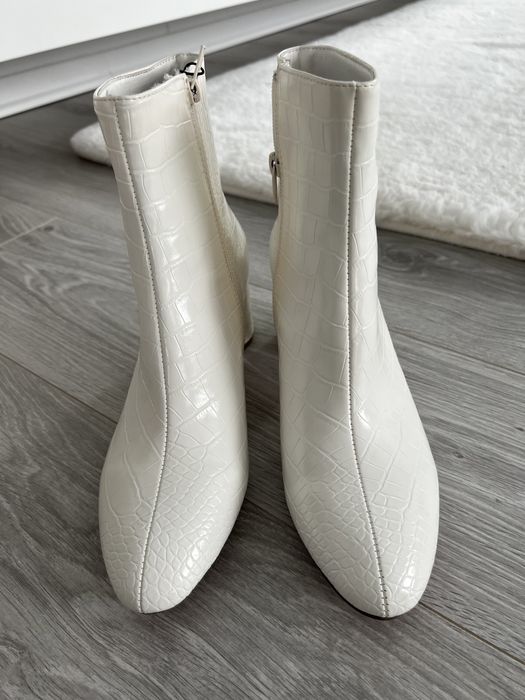 Botine Reserved cu toc mediu