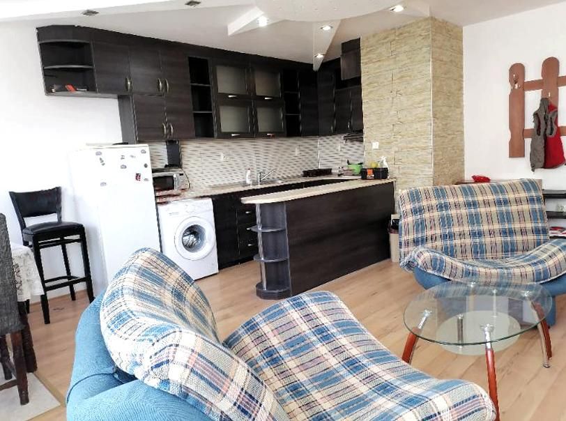 Дава се под наем Тристаен апартамент в Пловдив, Съдийски - 100 кв.м за 500 € - Снимка #1