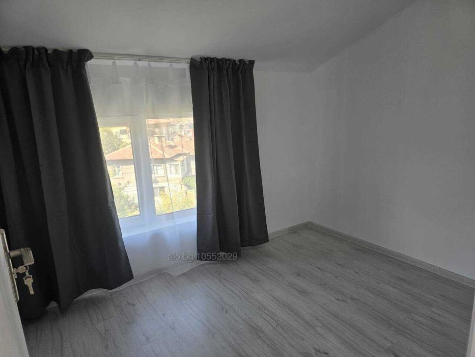 Дава се под наем Етаж от къща в Шумен, Военно училище - 75 кв.м за 357 € - Снимка #8