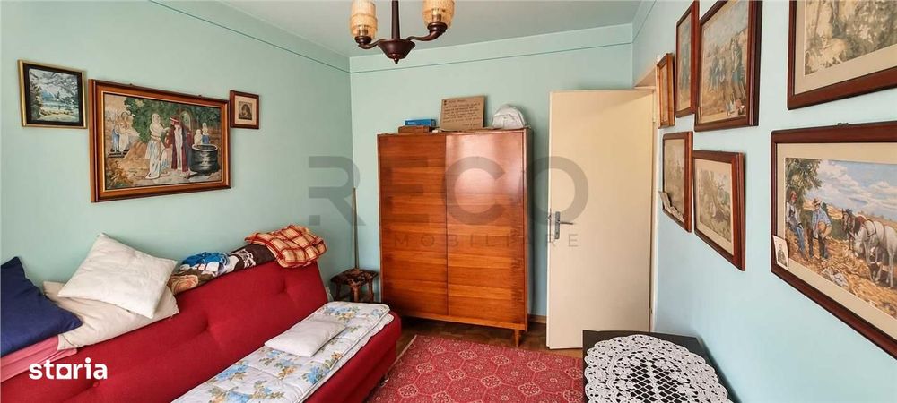 RECO Apartament semi-decomandat cu 3 camere