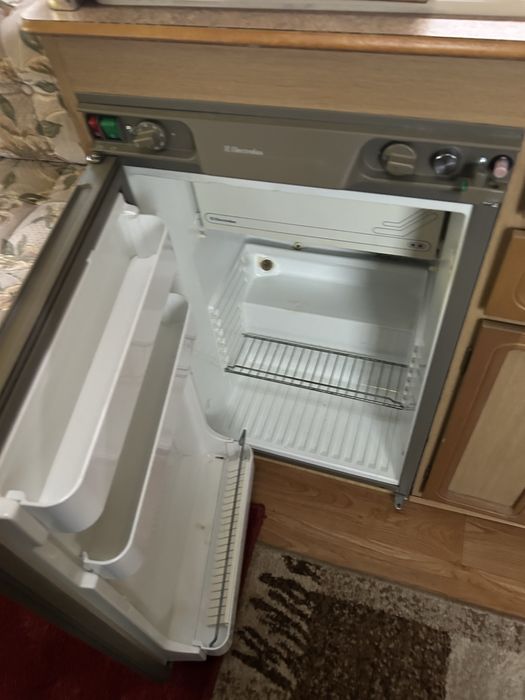 Vând rulotă KNOWEPAEK  inmatriculată