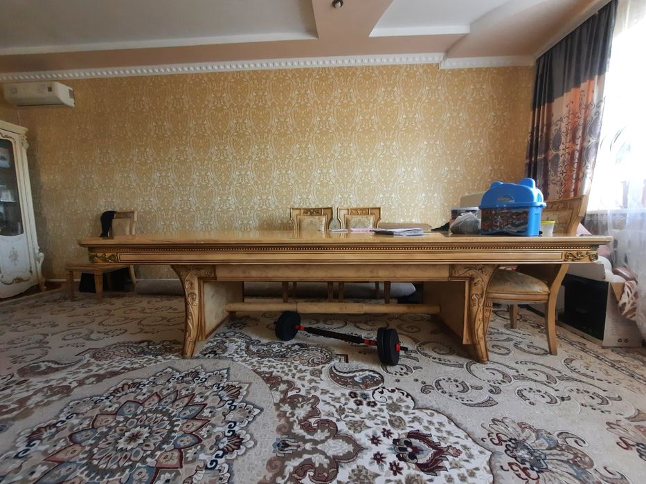 Столь со стульями