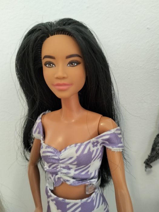 Multe păpuși barbie