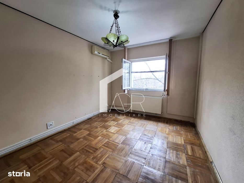 Apartament cu 4 camere, zona Nord