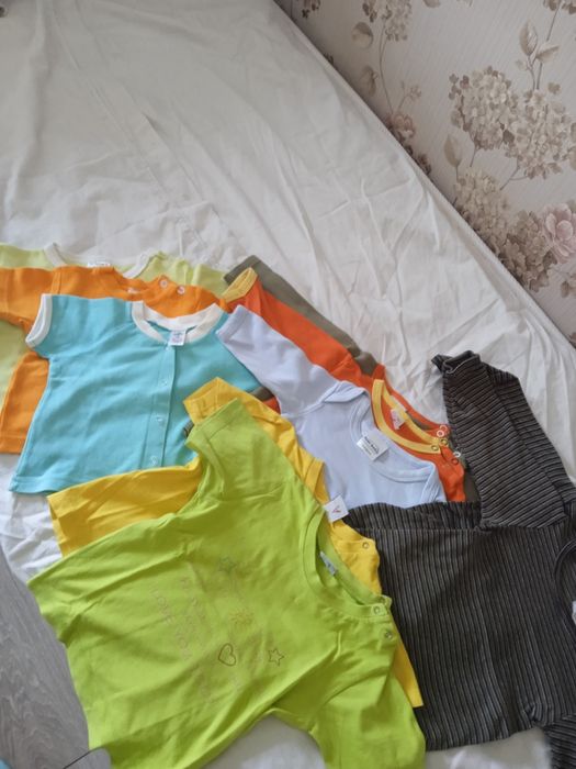 Кофточки малышам