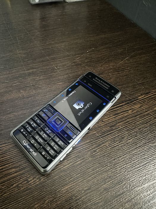 Продам легенду Sony Ericsson C902