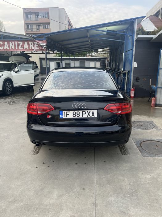Audi A4 Limuzina/ Audi A4 B8 / 2.0 TDI / 200 CP / Manuala
