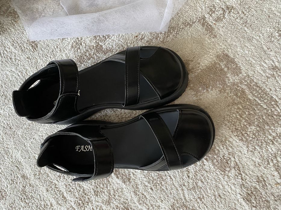 Женские сандали новые