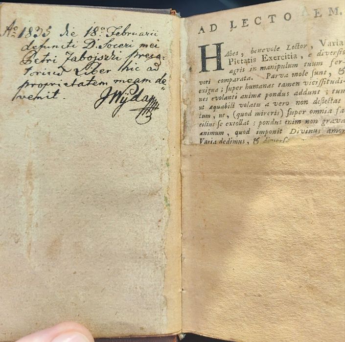 Biblia veche de  200 de ani în latină 1832-1835