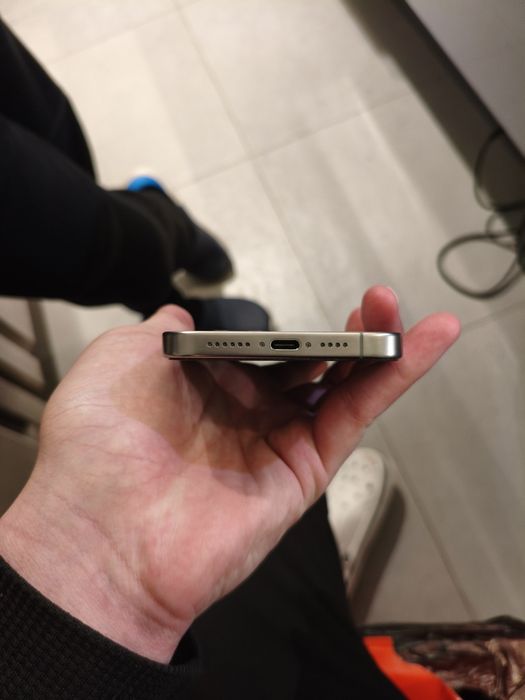 Продаю iPhone 15 Pro Max 256 ГБ (серый)