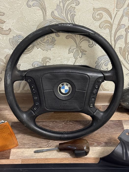 Бмв E38 мелкие запчасти,уточняйте цены.