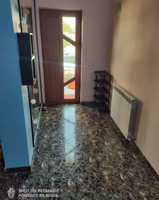Inchiriez apartament la Casa aproape de oras