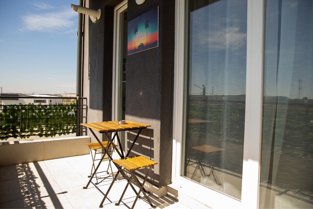 Garsoniera moderna -prima inchiriere langa Luxury Motors