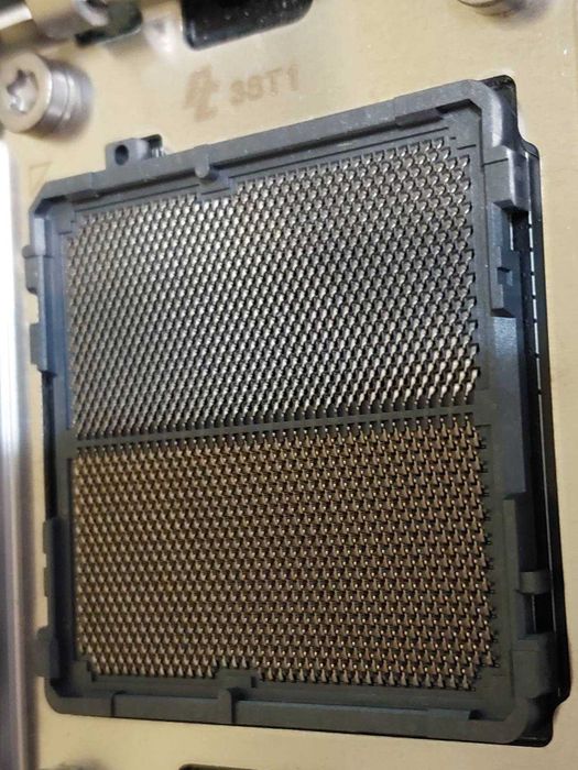 AMD Ryzen 9 7950X + MSI Pro B650-S Wi-Fi